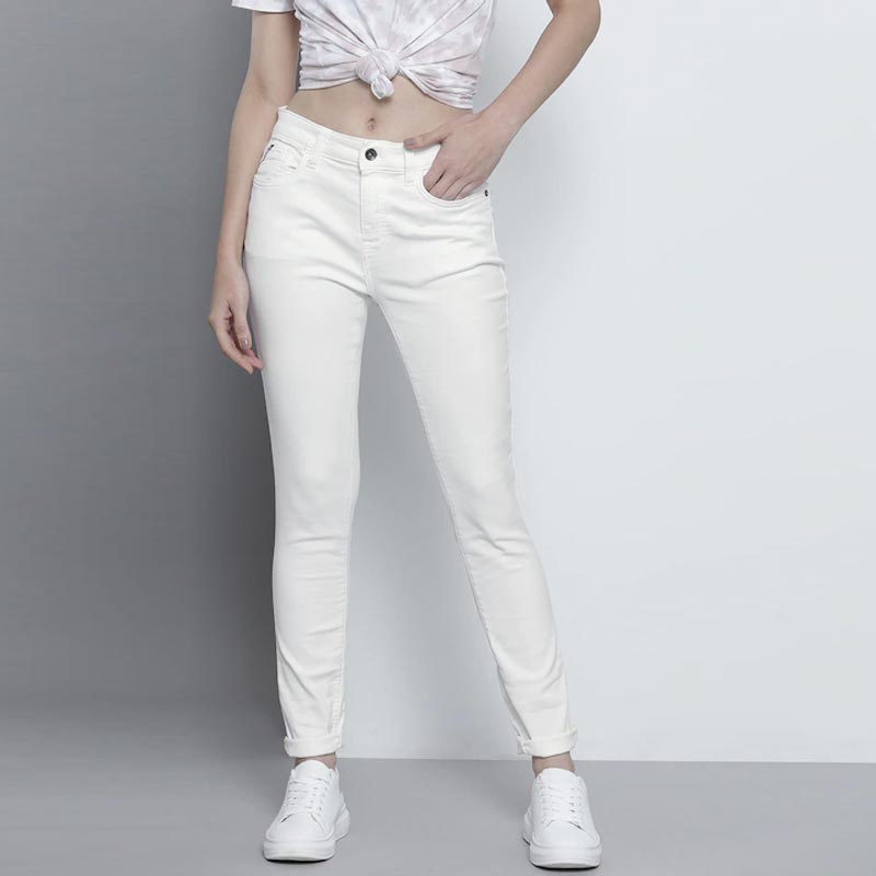16 Best White Jeans for Spring, According to Style Editors